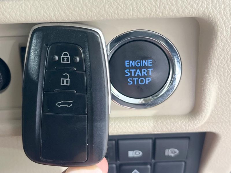 2022 Toyota Land Cruiser Prado 3BA-TRJ150W (UW-6a8e5af9c1b38)[18]