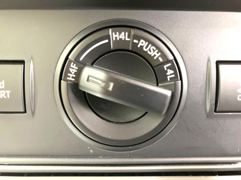 2023 Toyota Land Cruiser Prado 3BA-TRJ150W (UW-6a8e5afc0c003)[23]