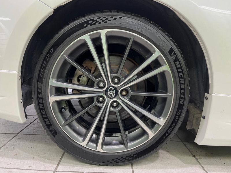 2012 Toyota 86 DBA-ZN6 (UW-6a8e5b3e3f21e)[16]