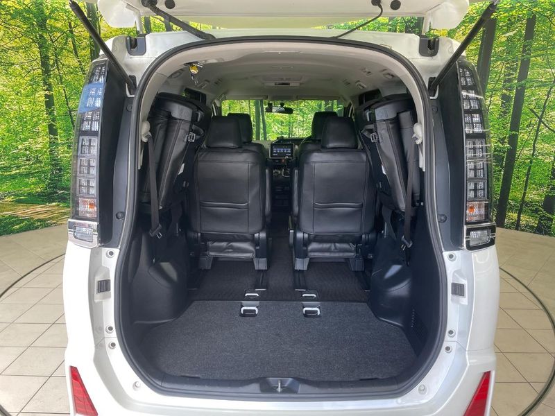 2015 Toyota Voxy DBA-ZRR80W (UW-6a8e5b4445a55)[19]