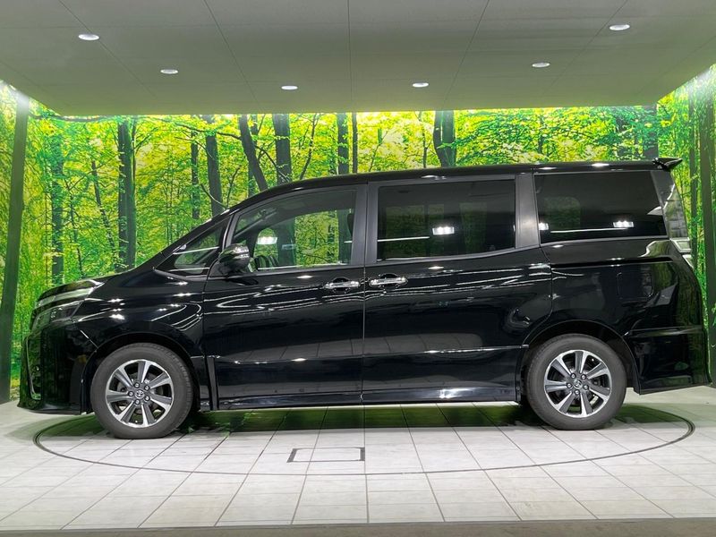 2018 Toyota Voxy DBA-ZRR80W (UW-6a8e5b4943e70)[21]