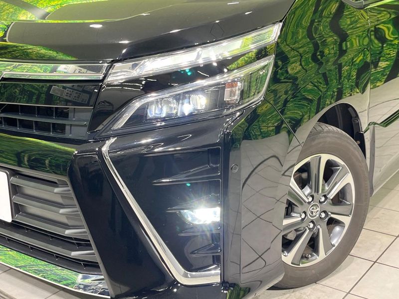 2018 Toyota Voxy DBA-ZRR80W (UW-6a8e5b4943e70)[12]