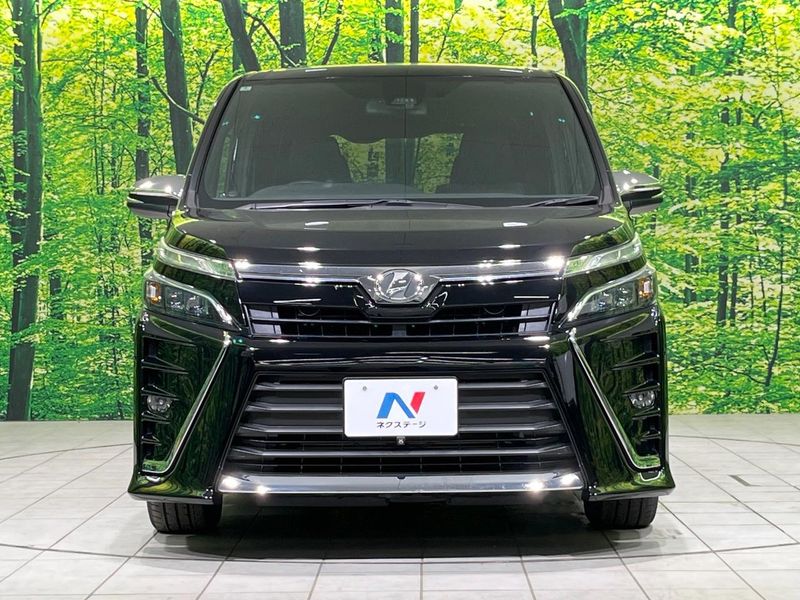 2018 Toyota Voxy DBA-ZRR80W (UW-6a8e5b4943e70)[15]