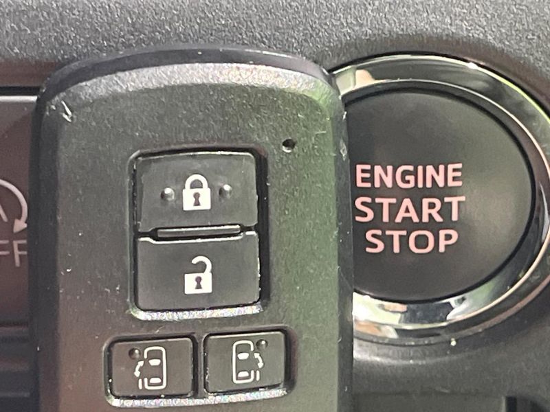 2018 Toyota Voxy DBA-ZRR80W (UW-6a8e5b4943e70)[4]