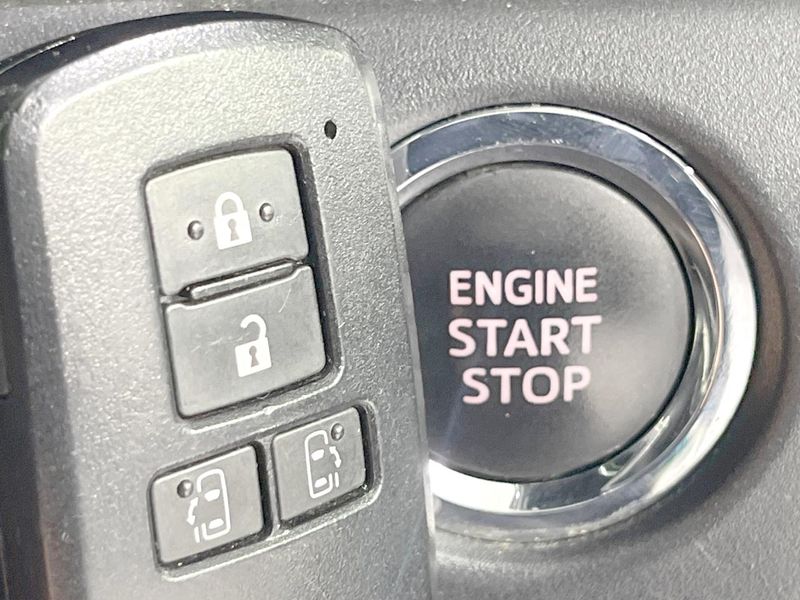 2018 Toyota Voxy DBA-ZRR80W (UW-6a8e5b4b3c832)[5]