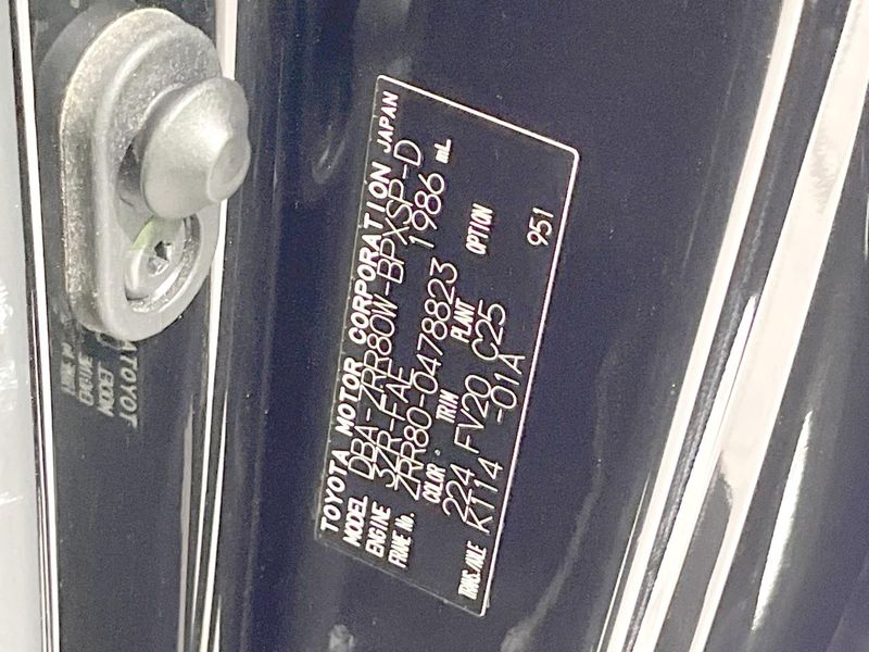 2018 Toyota Voxy DBA-ZRR80W (UW-6a8e5b4b3c832)[1]