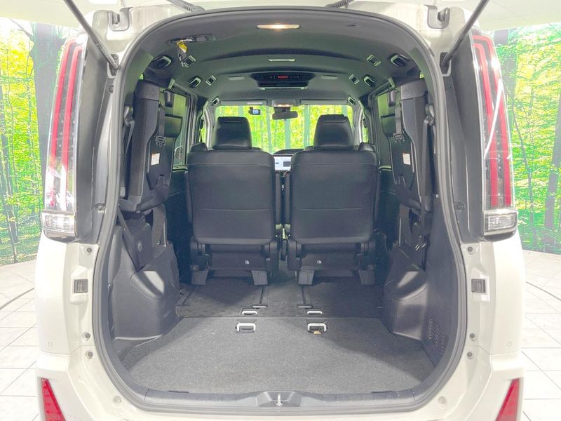 2019 Toyota Noah DBA-ZRR80W (UW-6a8e5b4b72e7f)[11]
