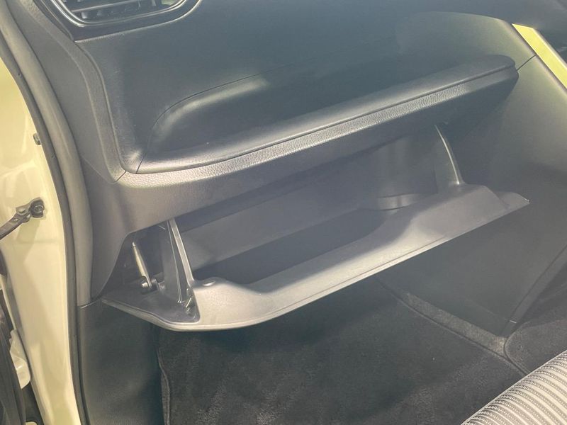 2019 Toyota Voxy DBA-ZRR80W (UW-6a8e5b4cebb8f)[25]