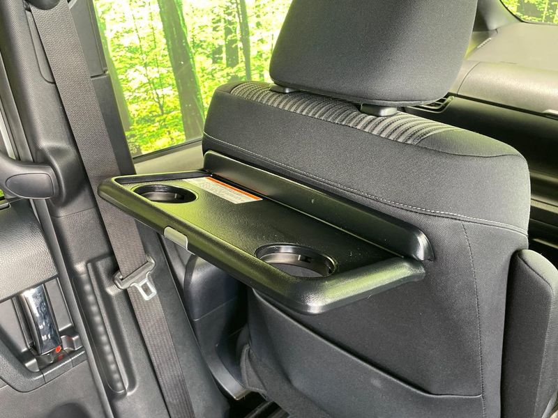 2019 Toyota Voxy DBA-ZRR80W (UW-6a8e5b4cebb8f)[27]