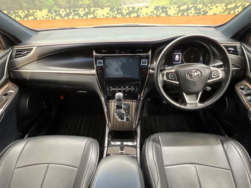 2014 Toyota Harrier DBA-ZSU60W (UW-6a8e5b54795f7)[17]