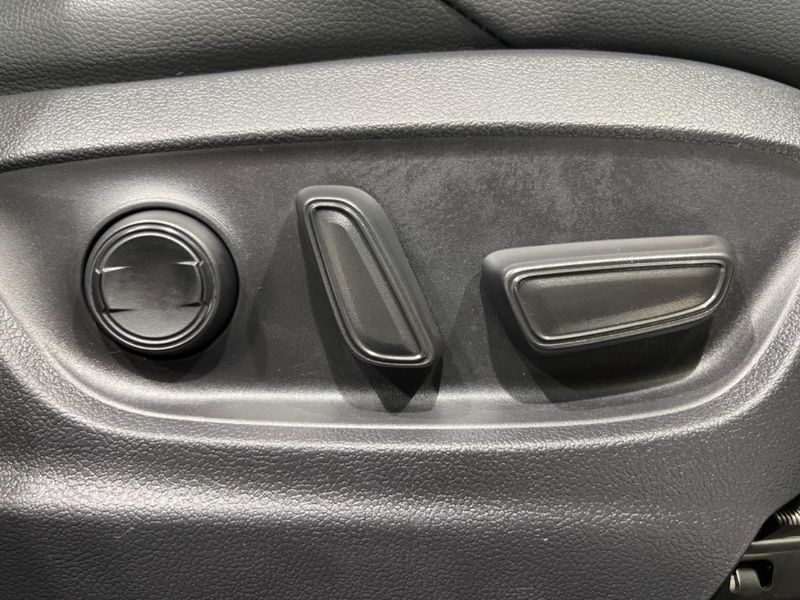 2024 Toyota Corolla Cross 6AA-ZVG13 (UW-6a8e5b5bdc666)[29]
