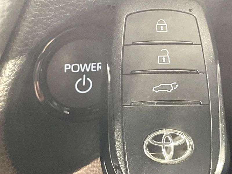 2025 Toyota Corolla Cross 6AA-ZVG13 (UW-6a8e5b5db6d0e)[22]