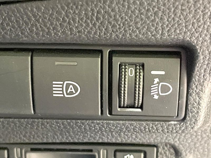 2025 Toyota Corolla Cross 6AA-ZVG13 (UW-6a8e5b5db6d0e)[14]