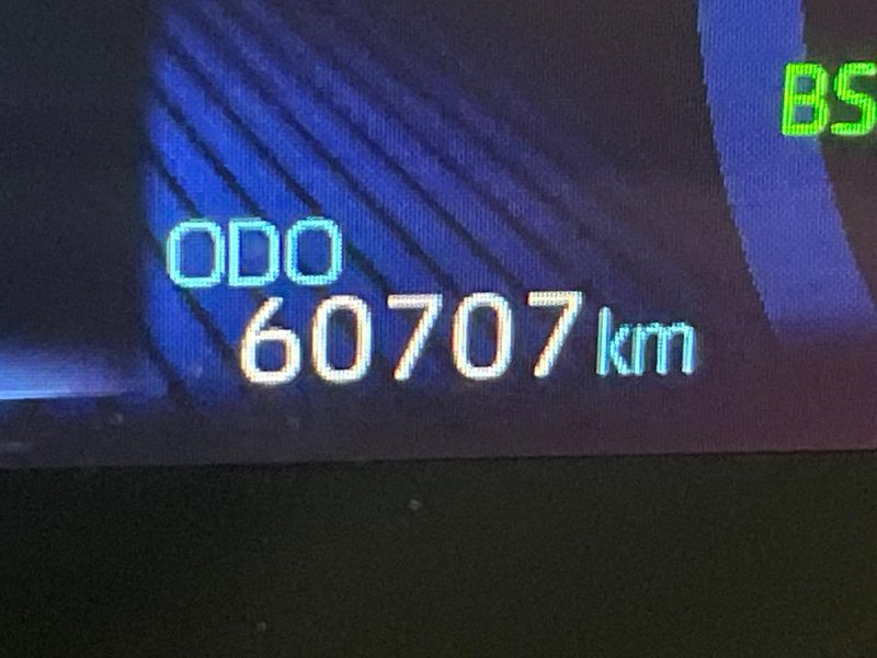 2021 Toyota Corolla Cross 6AA-ZVG15 (UW-6a8e5b632d17e)[2]