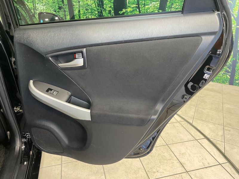 2014 Toyota Prius DAA-ZVW30 (UW-6a8e5b66c8bd6)[24]