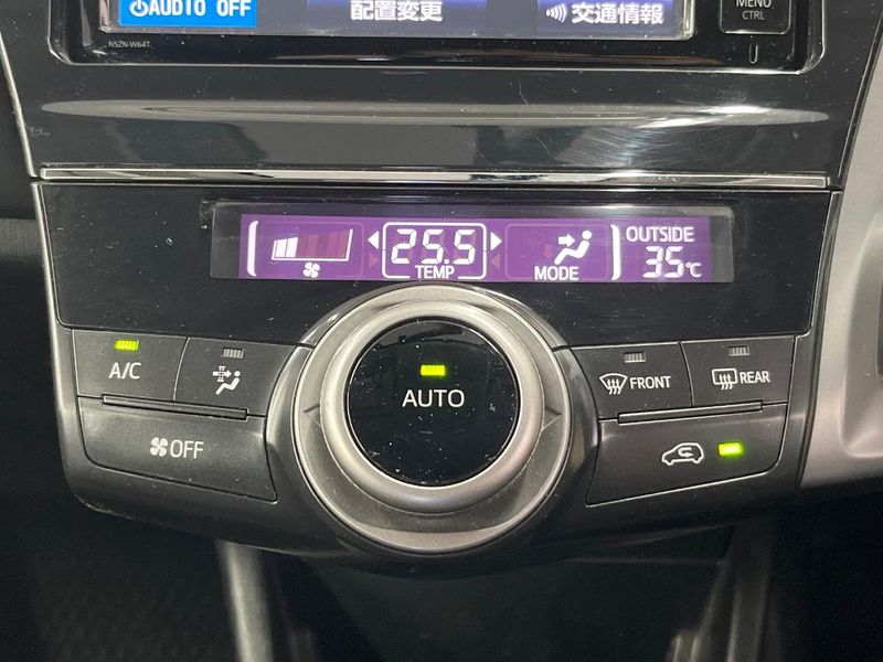 2015 Toyota Prius α DAA-ZVW41W (UW-6a8e5b6bc9730)[16]