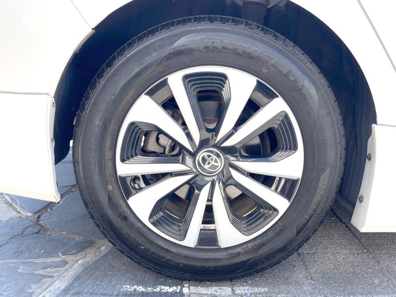 2017 Toyota Prius DAA-ZVW50 (UW-6a8e5b6fe5565)[28]
