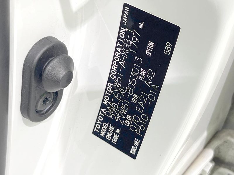 2019 Toyota Prius DAA-ZVW51 (UW-6a8e5b7686936)[1]