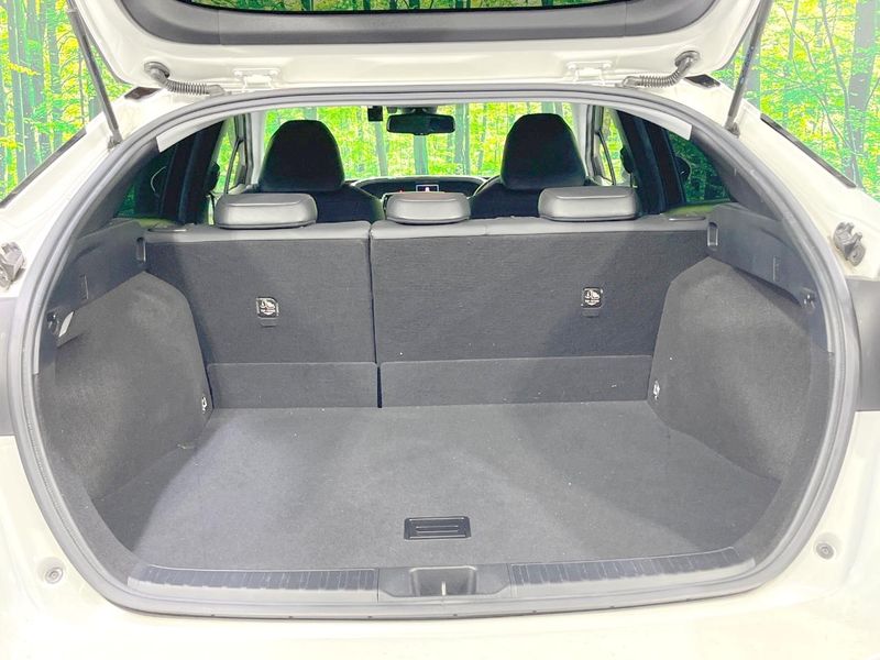 2019 Toyota Prius DAA-ZVW51 (UW-6a8e5b7686936)[13]