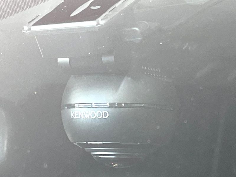2016 Toyota Voxy DAA-ZWR80W (UW-6a8e5b80b5e7d)[6]