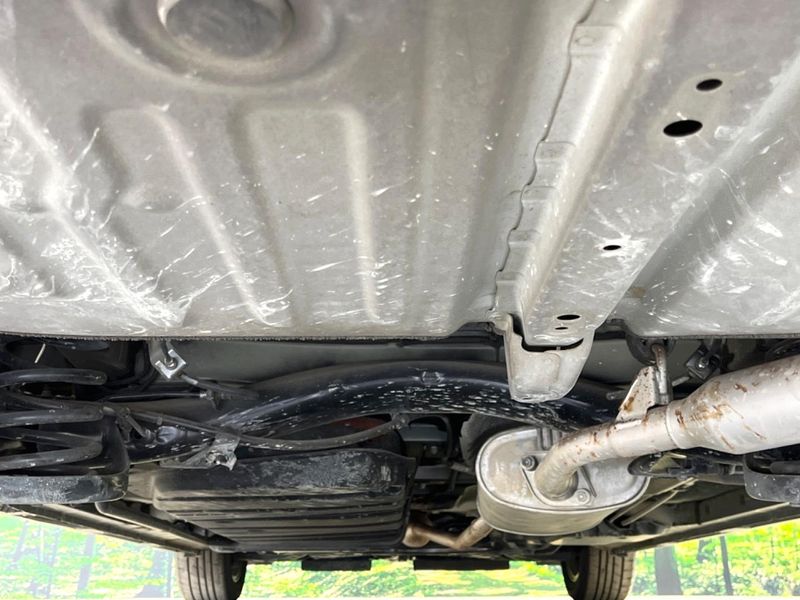 2016 Toyota Voxy DAA-ZWR80W (UW-6a8e5b80b5e7d)[27]