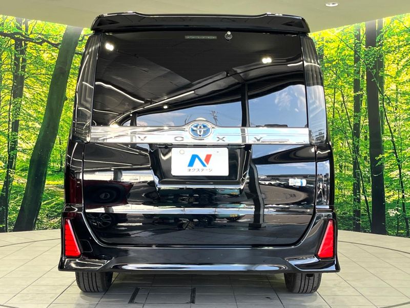 2016 Toyota Voxy DAA-ZWR80W (UW-6a8e5b80b5e7d)[24]