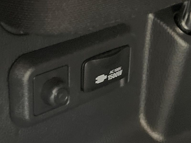 2022 Toyota Noah 6AA-ZWR90W (UW-6a8e5b8608c65)[13]