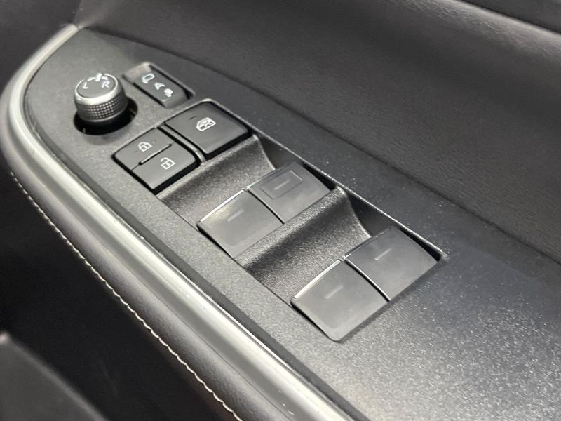 2022 Toyota Noah 6AA-ZWR90W (UW-6a8e5b8608c65)[20]