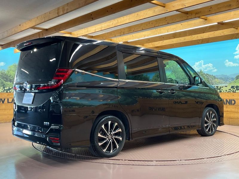 2022 Toyota Noah 6AA-ZWR90W (UW-6a8e5b8608c65)[6]