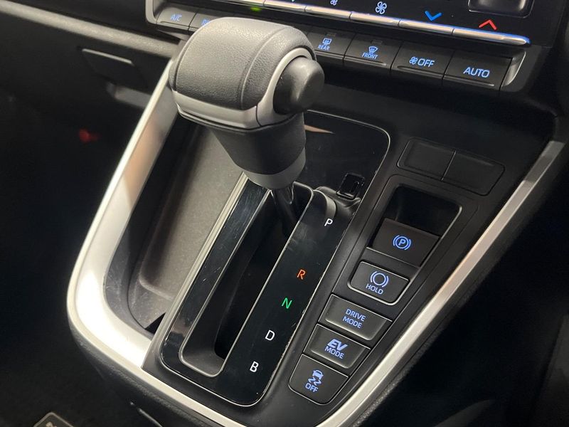2022 Toyota Noah 6AA-ZWR90W (UW-6a8e5b8608c65)[26]