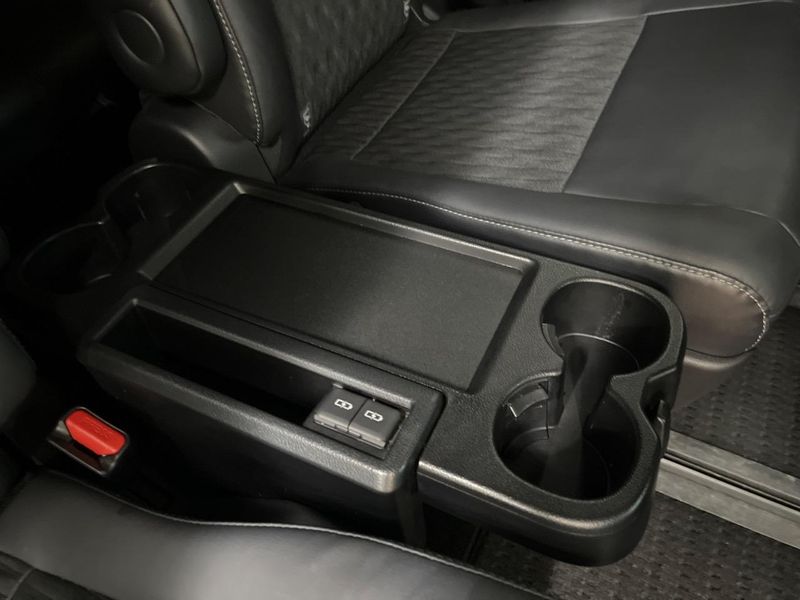 2022 Toyota Noah 6AA-ZWR90W (UW-6a8e5b8608c65)[16]