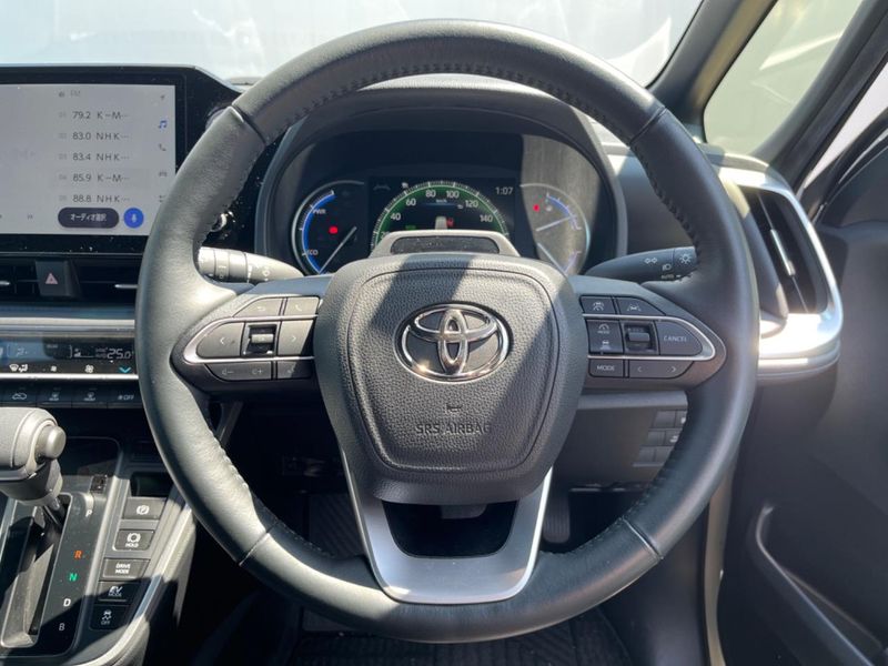 2023 Toyota Voxy 6AA-ZWR90W (UW-6a8e5b8bbc84a)[27]