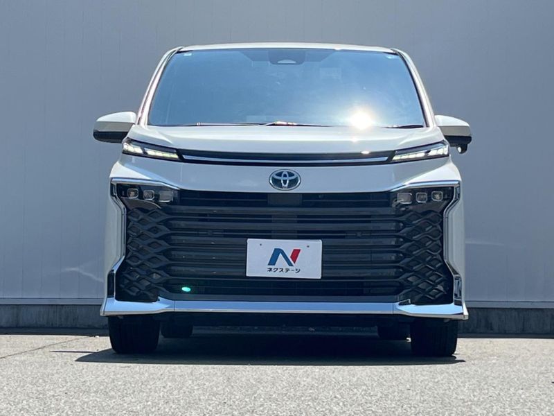 2023 Toyota Voxy 6AA-ZWR90W (UW-6a8e5b8bbc84a)[4]