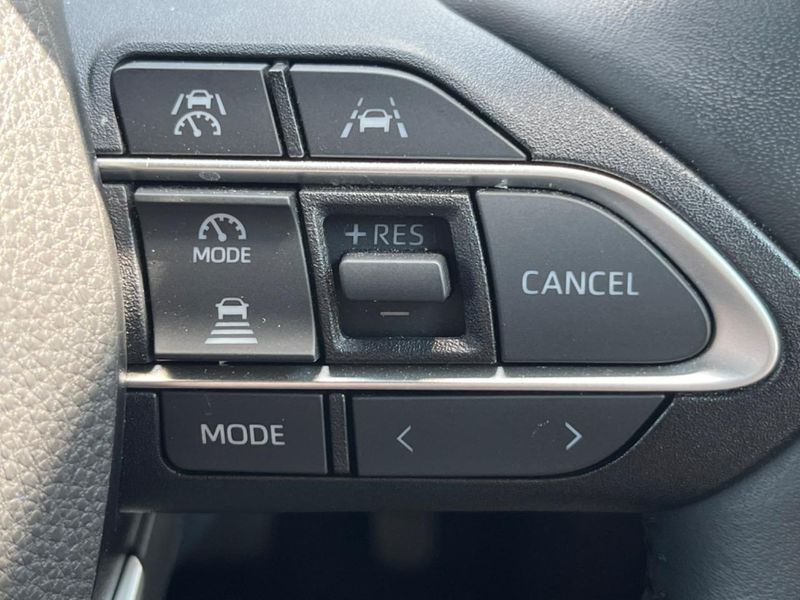2023 Toyota Voxy 6AA-ZWR90W (UW-6a8e5b8bbc84a)[18]