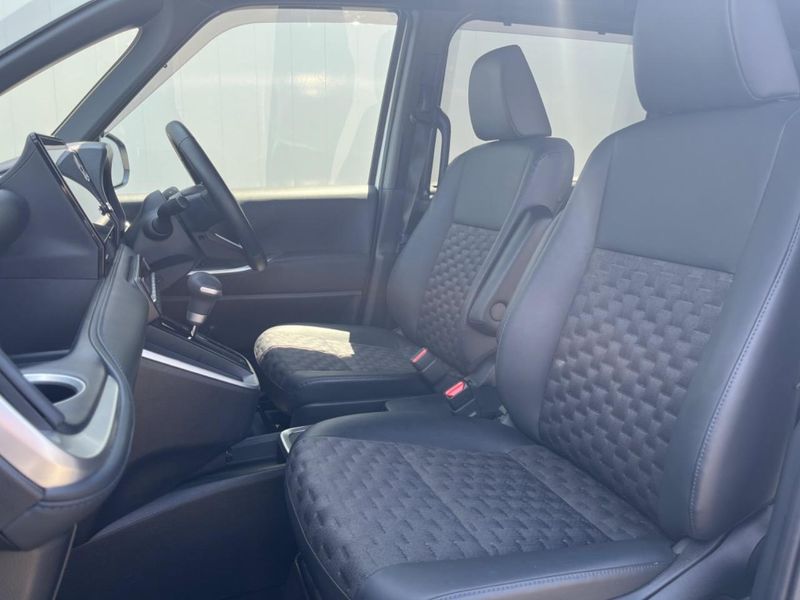 2023 Toyota Voxy 6AA-ZWR90W (UW-6a8e5b8bbc84a)[9]