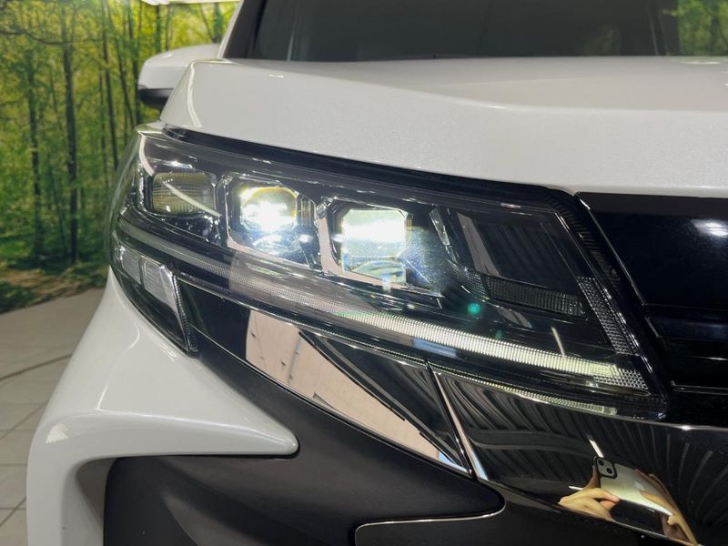 2023 Toyota Noah 6AA-ZWR90W (UW-6a8e5b8d5b61e)[28]