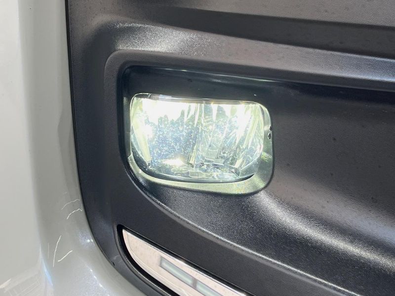 2023 Toyota Noah 6AA-ZWR90W (UW-6a8e5b8d5b61e)[29]