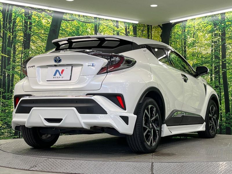 2018 Toyota C-HR DAA-ZYX10 (UW-6a8e5b98cfa6f)[8]
