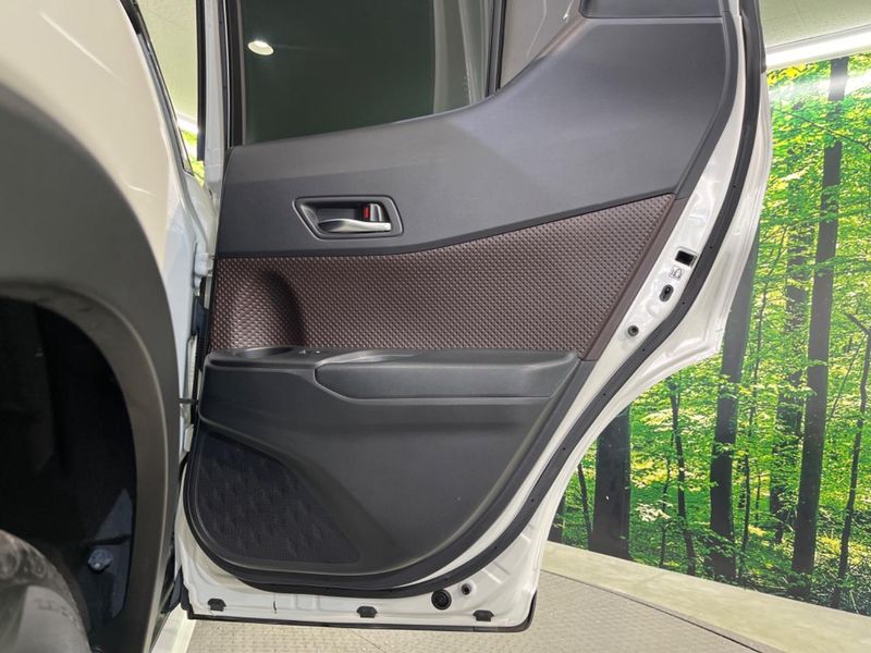 2018 Toyota C-HR DAA-ZYX10 (UW-6a8e5b98cfa6f)[17]