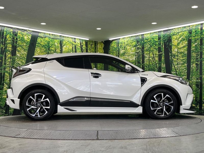 2018 Toyota C-HR DAA-ZYX10 (UW-6a8e5b98cfa6f)[9]