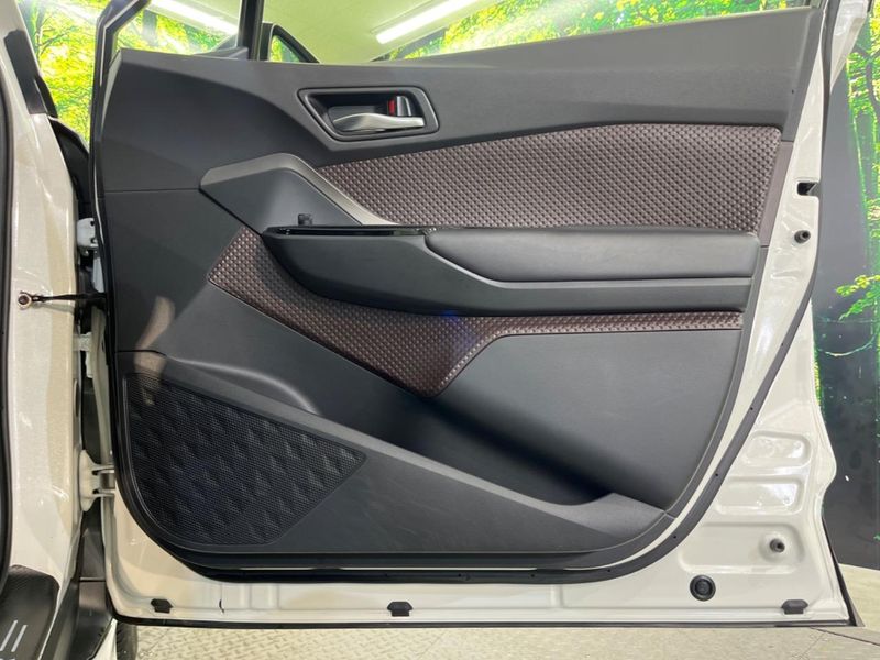 2018 Toyota C-HR DAA-ZYX10 (UW-6a8e5b98cfa6f)[16]