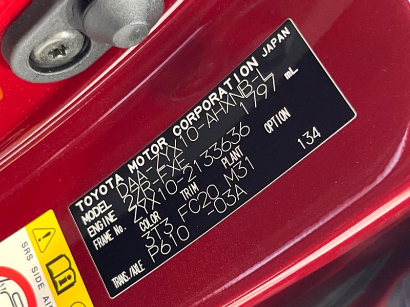 2018 Toyota C-HR DAA-ZYX10 (UW-6a8e5b993b25e)[1]