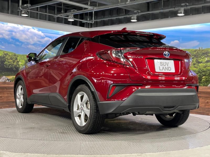2018 Toyota C-HR DAA-ZYX10 (UW-6a8e5b993b25e)[11]