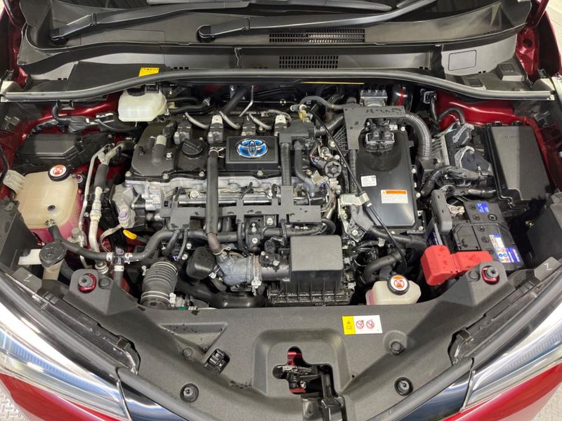 2018 Toyota C-HR DAA-ZYX10 (UW-6a8e5b993b25e)[4]