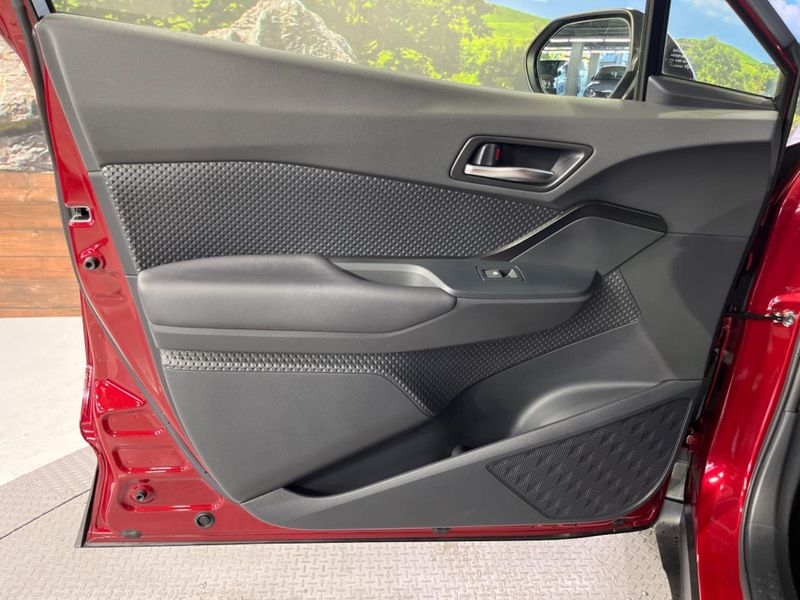 2018 Toyota C-HR DAA-ZYX10 (UW-6a8e5b993b25e)[27]