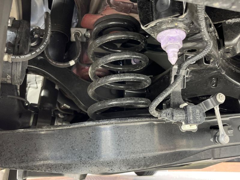 2018 Toyota C-HR DAA-ZYX10 (UW-6a8e5b993b25e)[18]
