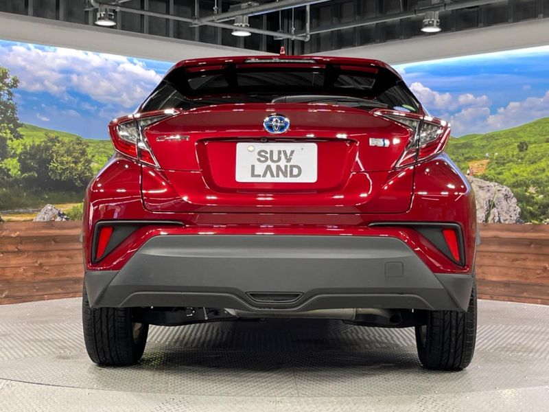 2018 Toyota C-HR DAA-ZYX10 (UW-6a8e5b993b25e)[10]