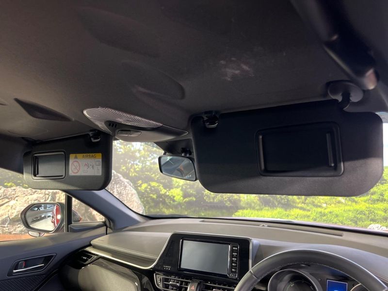 2018 Toyota C-HR DAA-ZYX10 (UW-6a8e5b993b25e)[25]