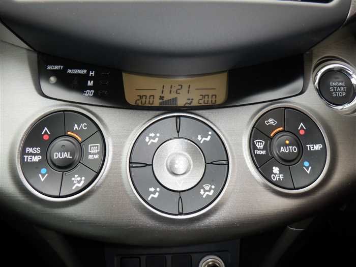 2015 Toyota RAV4 DBA-ACA36W (UW-6a8fa0f5473e9)[13]