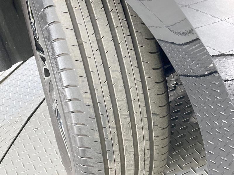 2023 Toyota Vellfire Hybrid 6AA-AAHH40W (UW-6a8fa8f865909)[12]